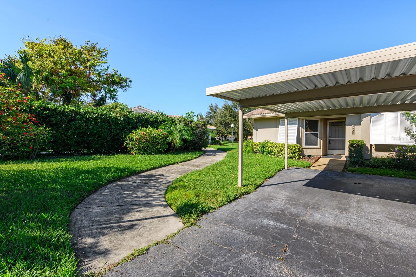 GARDEN LAKES COURTYARD - Residential