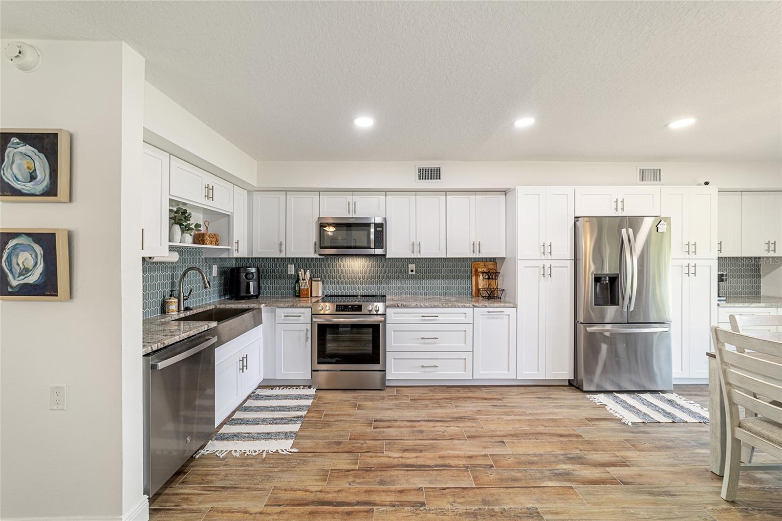 BAY VILLA CONDO - Residential