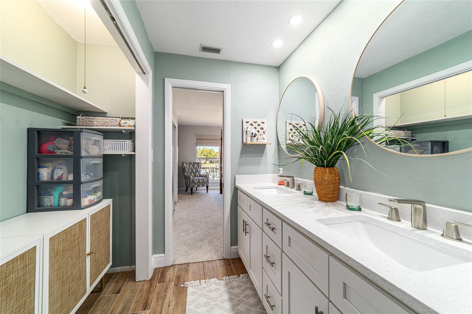 BAY VILLA CONDO - Residential
