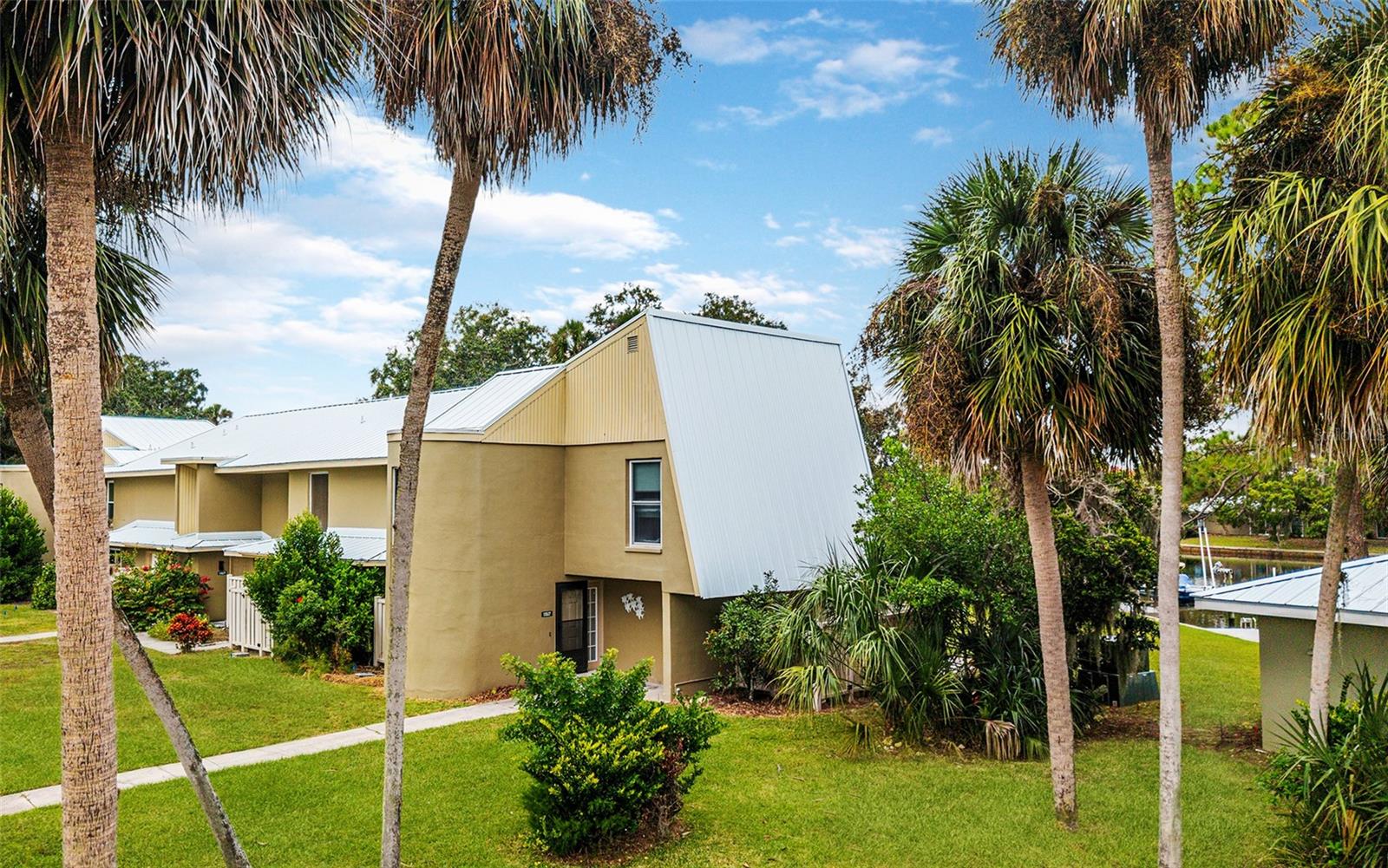 BAY VILLA CONDO - Residential