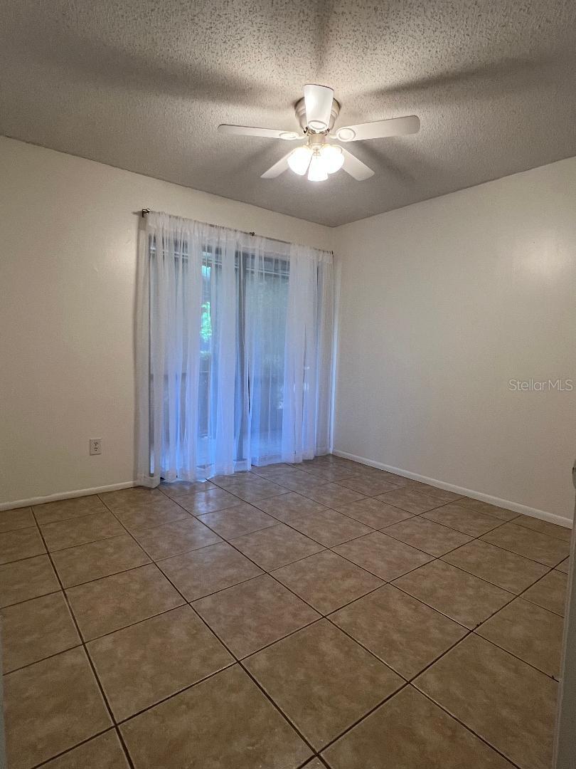 LAKEVIEW CONDO 04 - Residential Lease