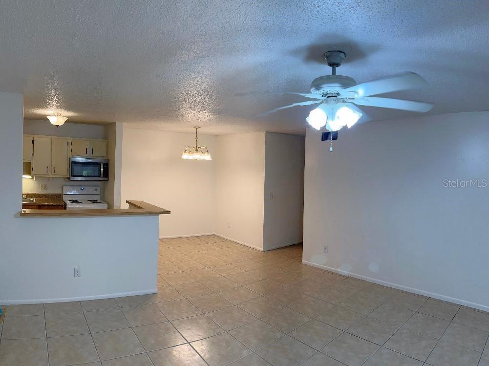 LAKEVIEW CONDO 04 - Residential Lease