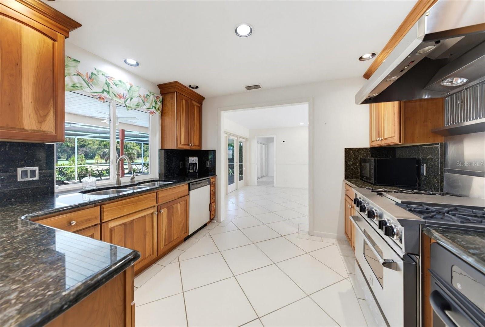 FAIRWAY MANOR - Residential