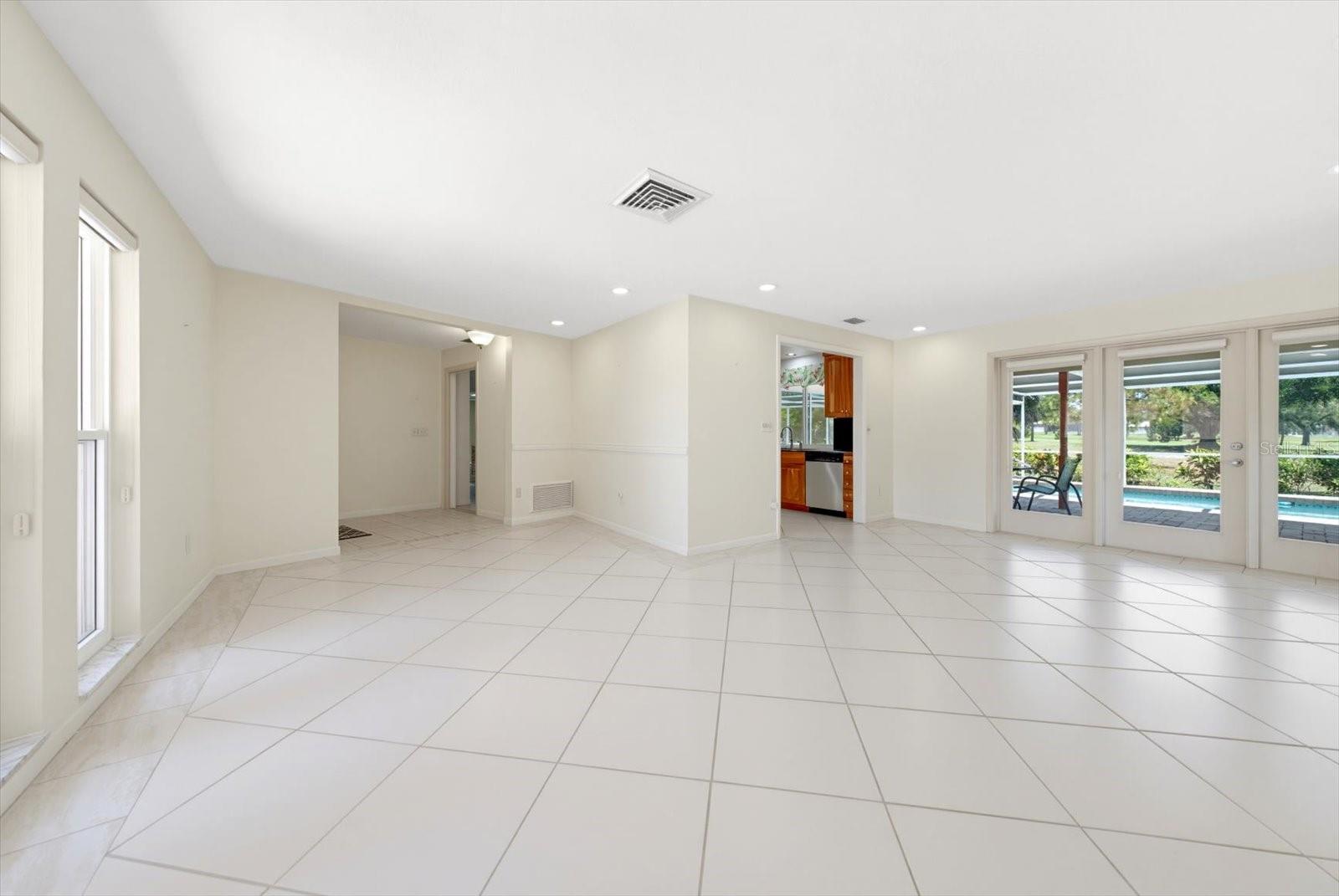 FAIRWAY MANOR - Residential