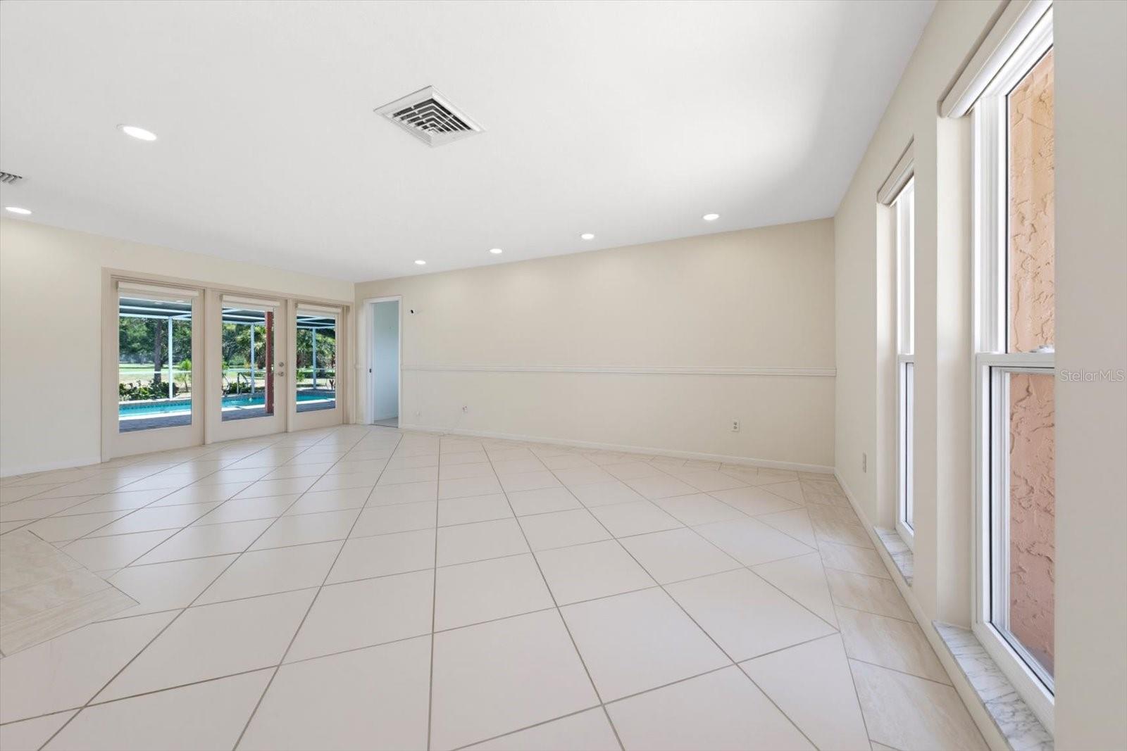 FAIRWAY MANOR - Residential