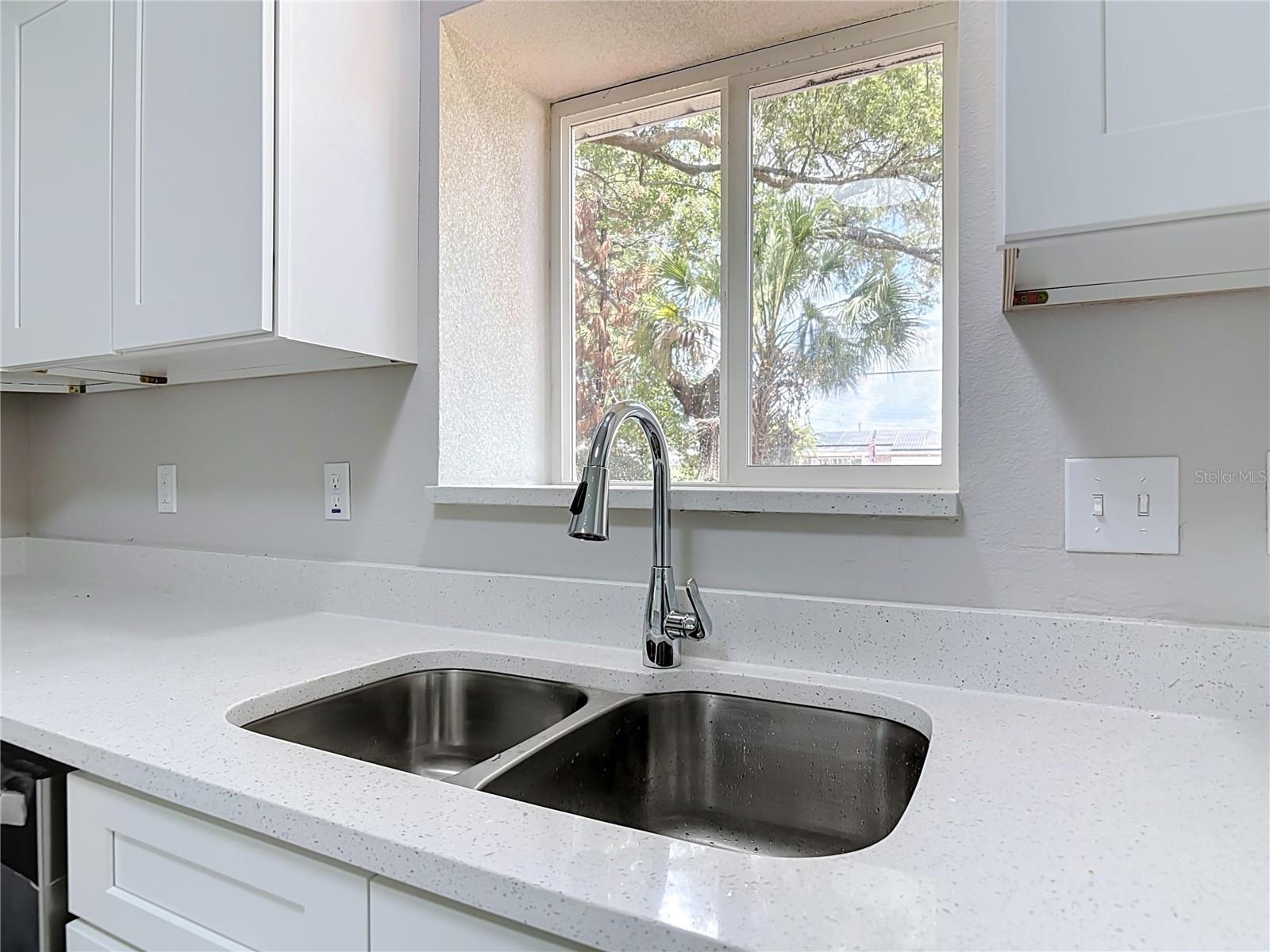 DELTONA LAKES REP BLK 1849 UNIT 72 - Residential