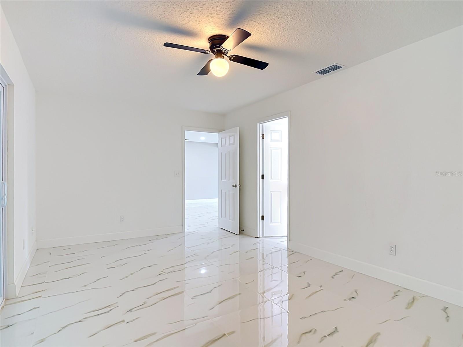 DELTONA LAKES REP BLK 1849 UNIT 72 - Residential