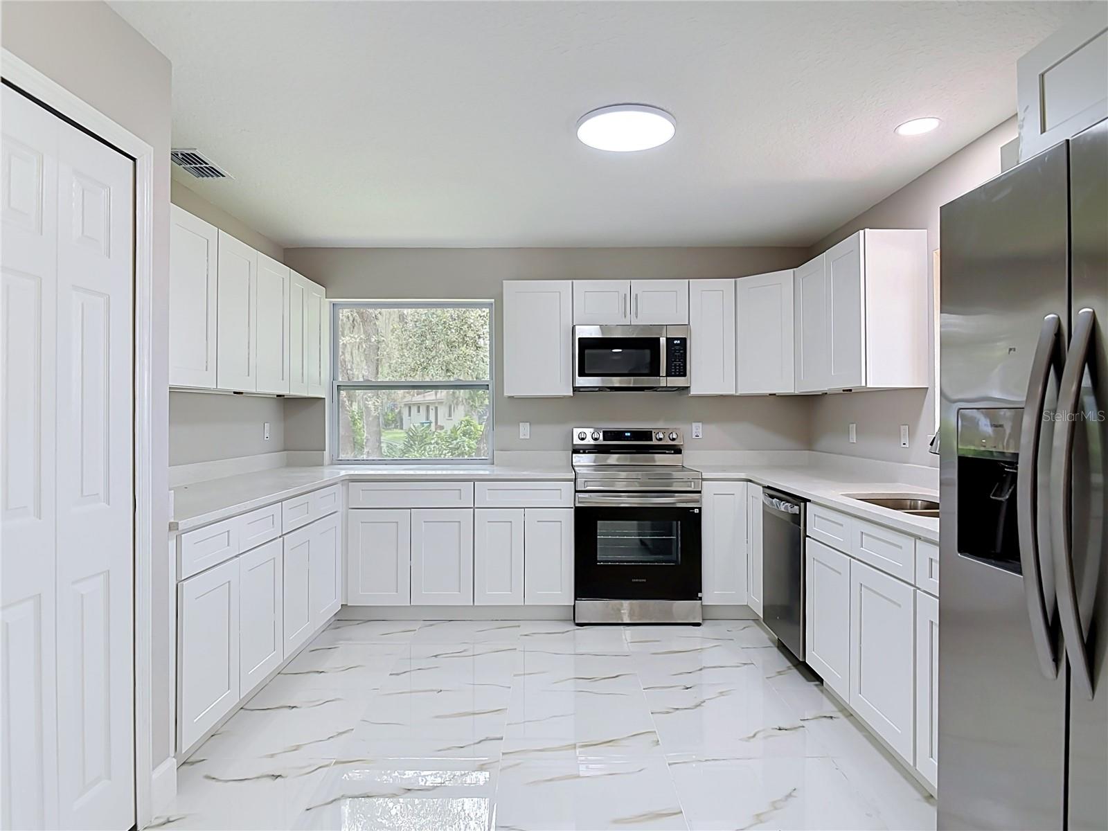 DELTONA LAKES REP BLK 1849 UNIT 72 - Residential