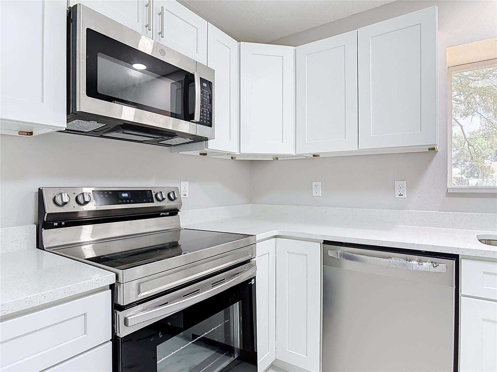 DELTONA LAKES REP BLK 1849 UNIT 72 - Residential