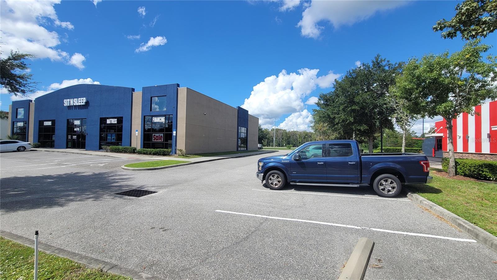 POINTE REP 4 - Commercial Lease