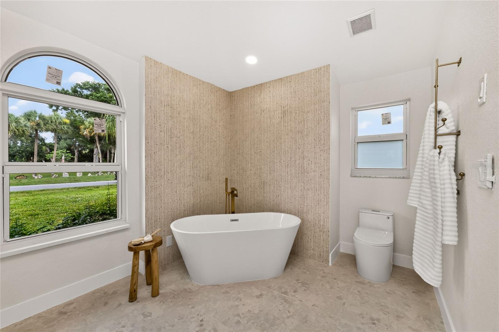 ROTONDA WEST BROADMOOR - Residential