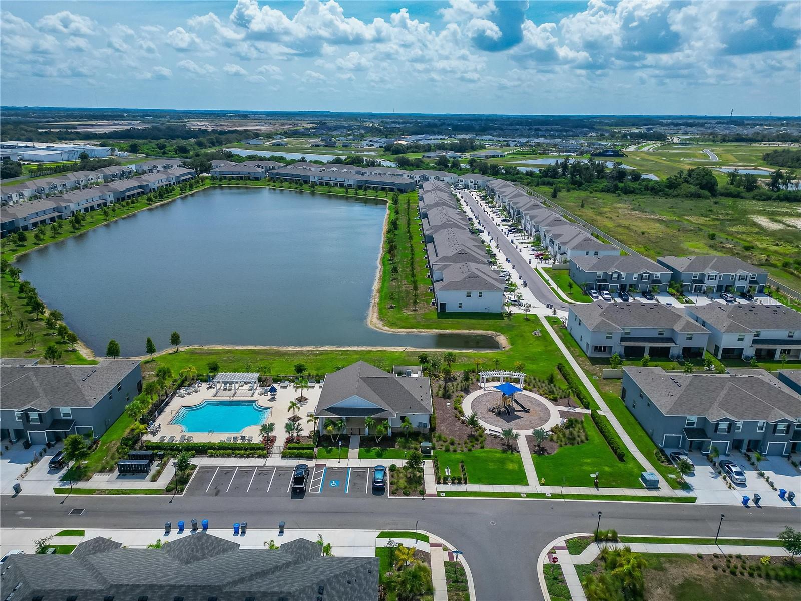 MANGROVE POINT - Residential