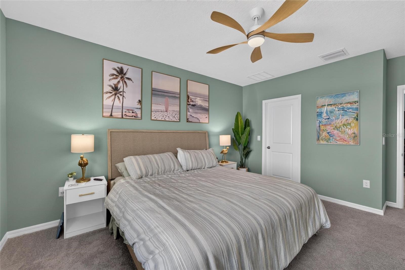 MANGROVE POINT - Residential