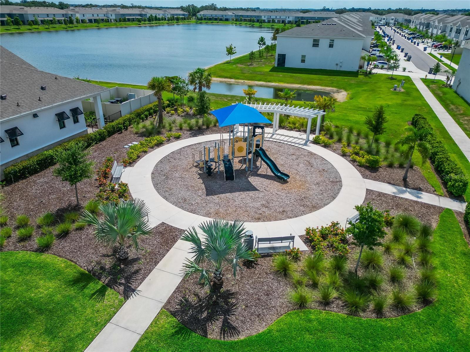 MANGROVE POINT - Residential