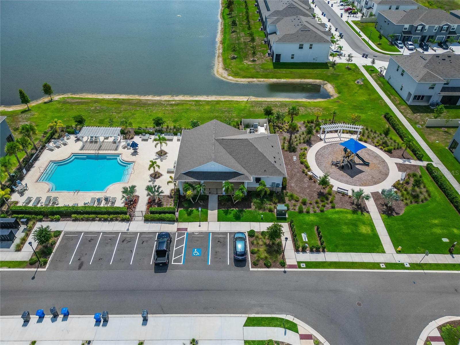 MANGROVE POINT - Residential