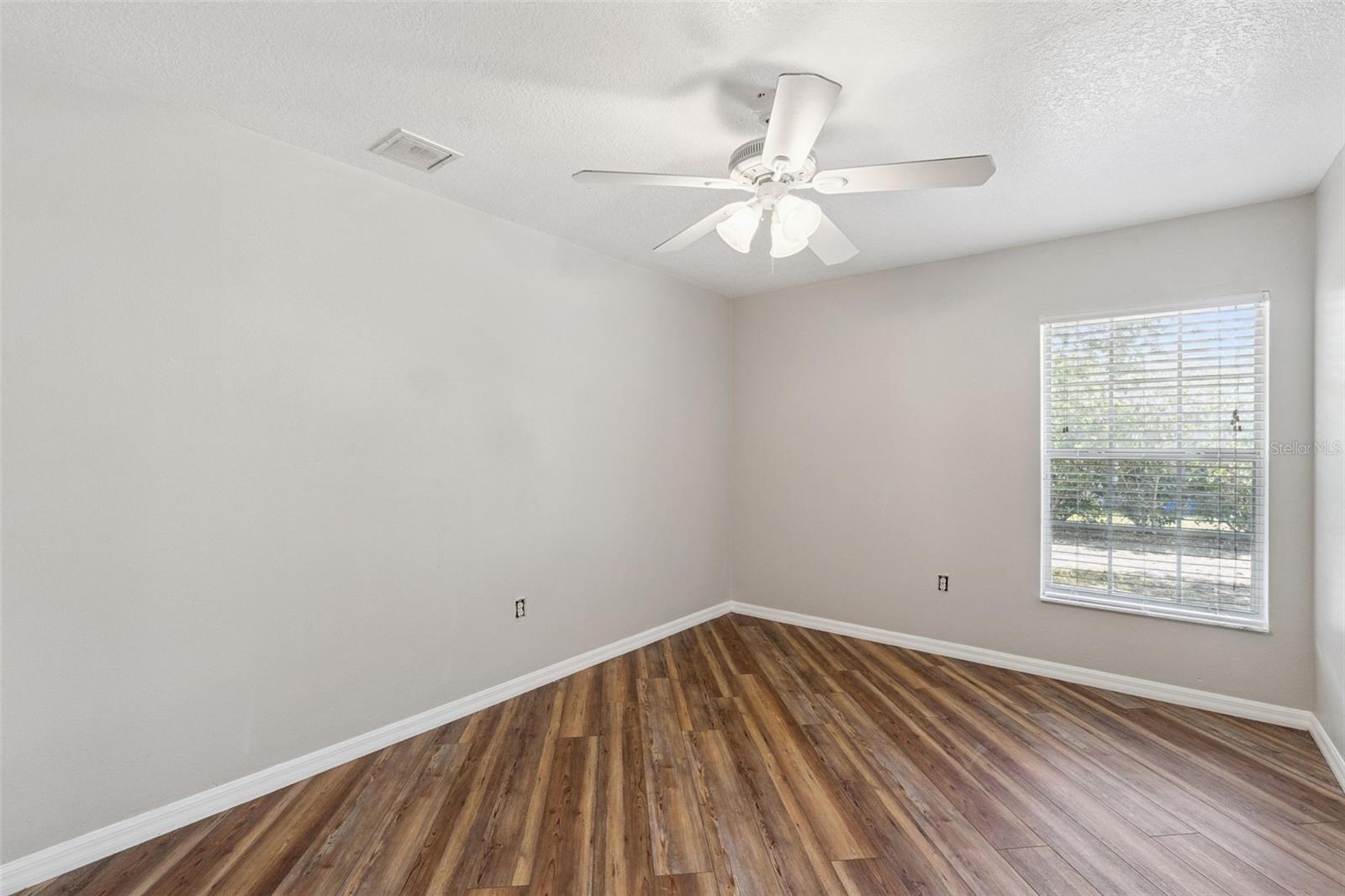 TAVARES GROVES AT BAYTREE PH 03 - Residential