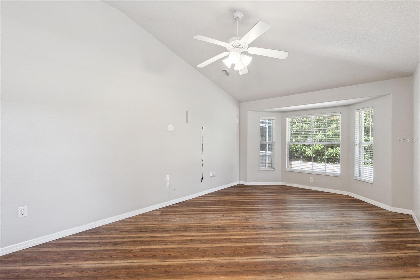 TAVARES GROVES AT BAYTREE PH 03 - Residential
