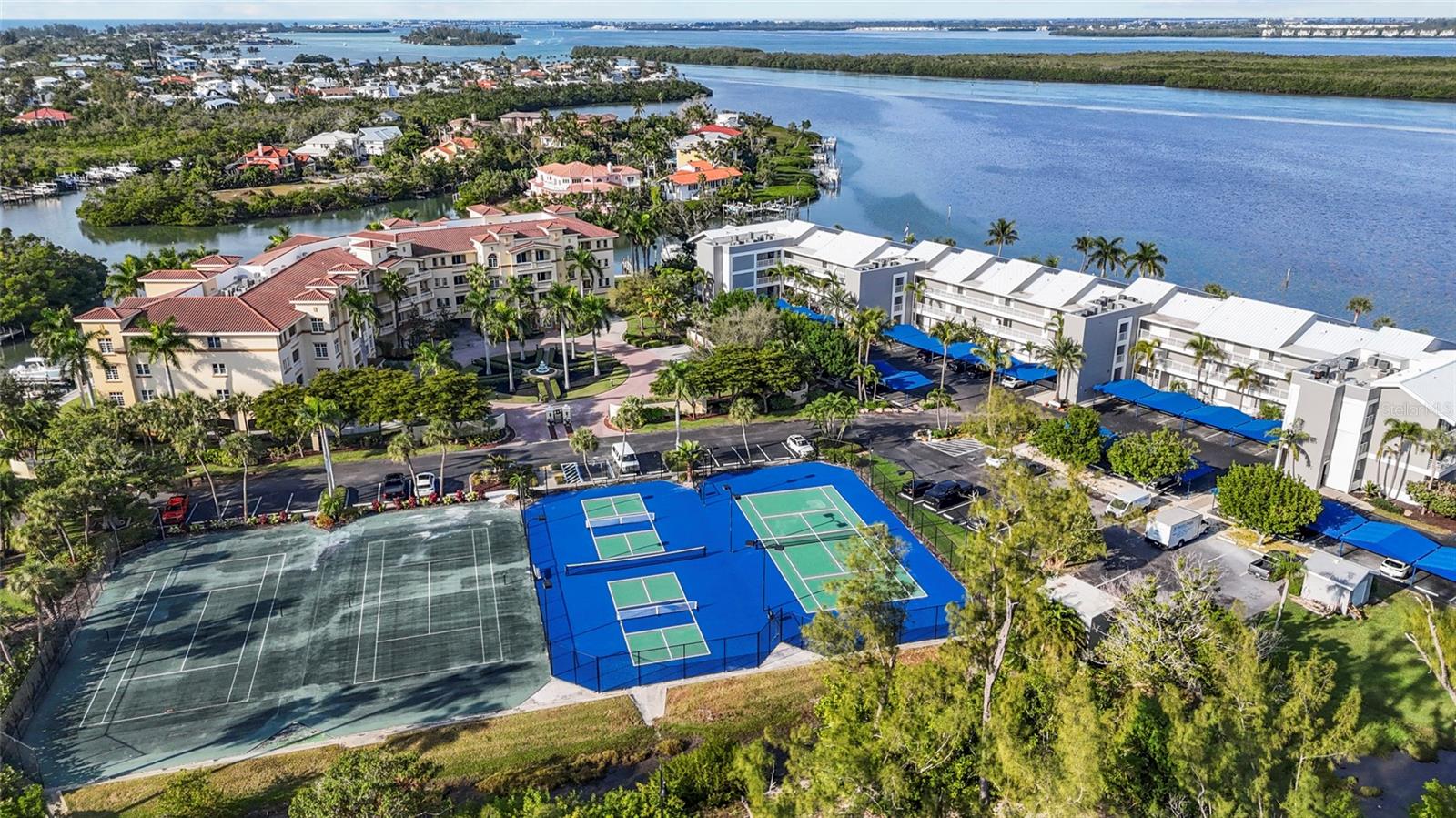 HARBOUR VILLA CLUB AT THE BUCCANEER - Residential