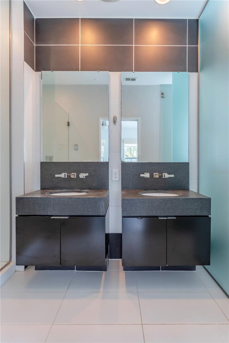 COPLEY SQUARE - Residential