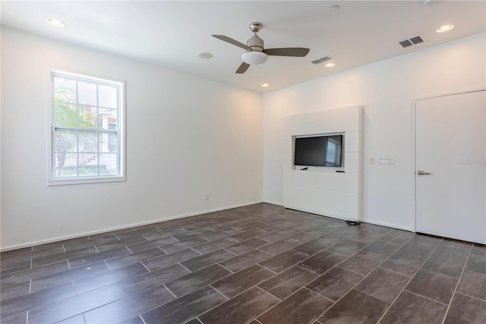 COPLEY SQUARE - Residential
