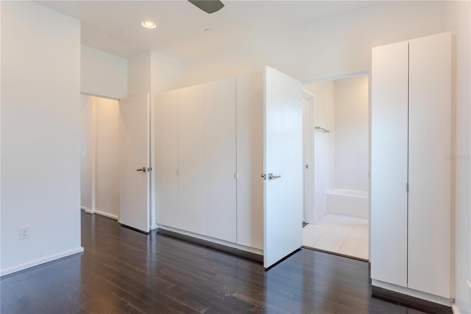 COPLEY SQUARE - Residential