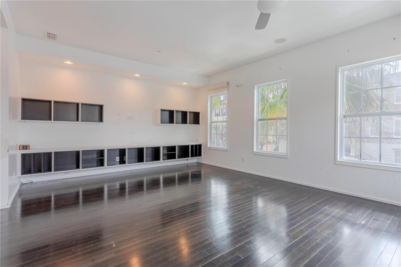 COPLEY SQUARE - Residential