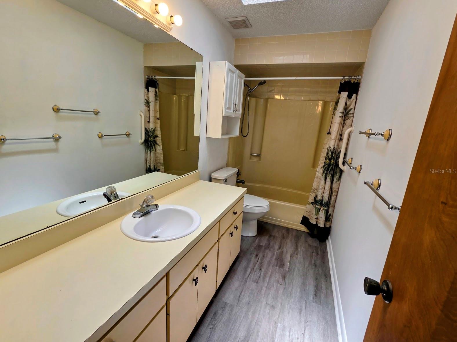 MAPLE RIDGE - Residential