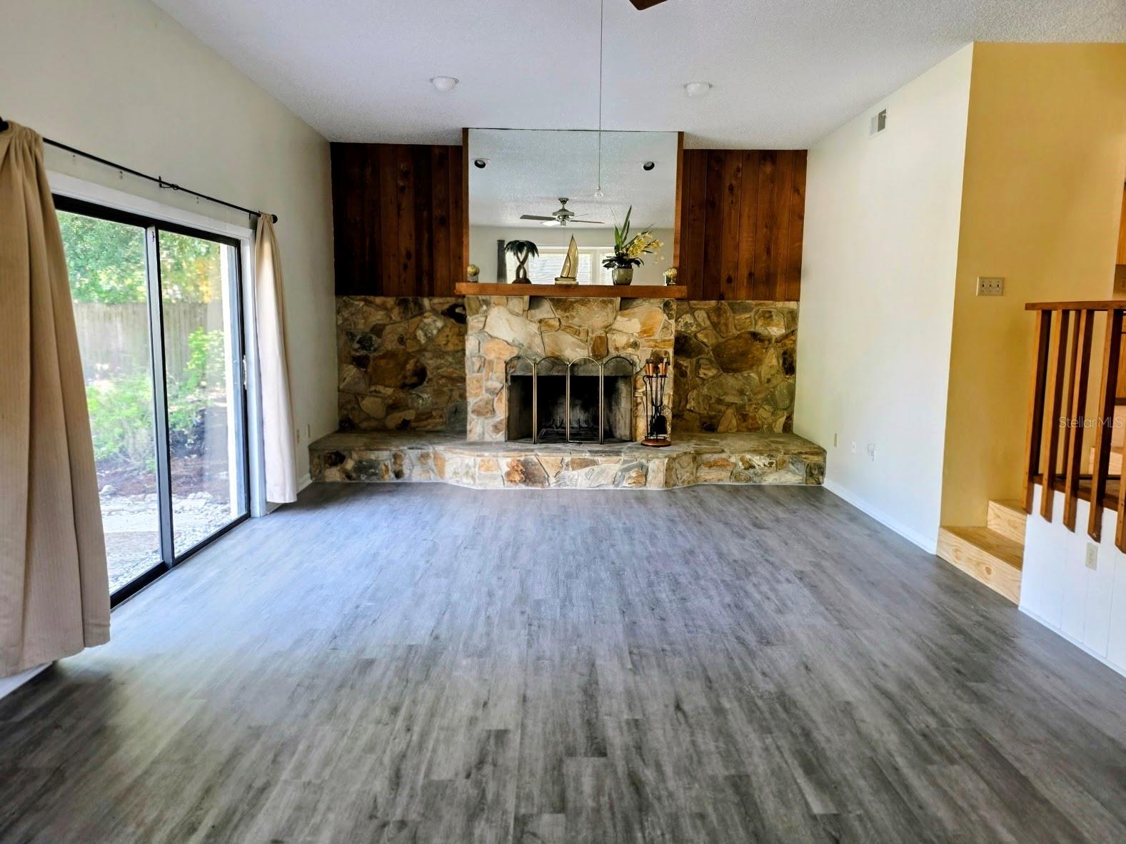 MAPLE RIDGE - Residential