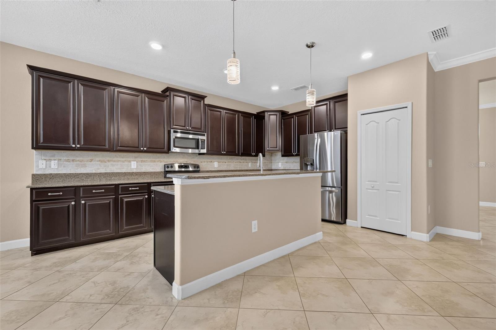 STONEYBROOK HILLS UN #2 - Residential
