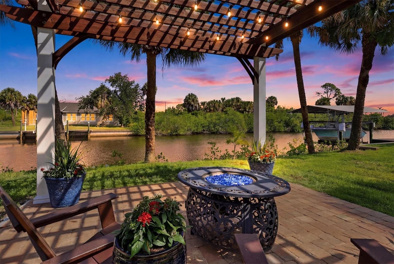 GULF COVE - Residential