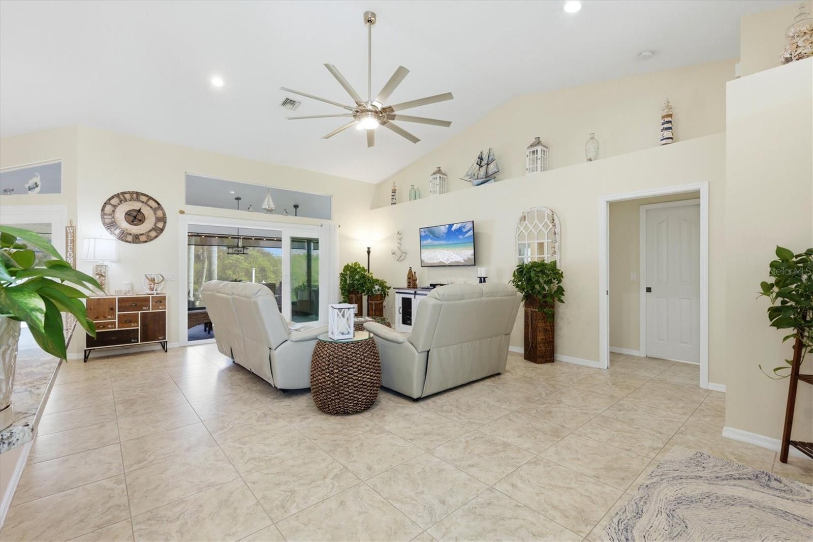 GULF COVE - Residential