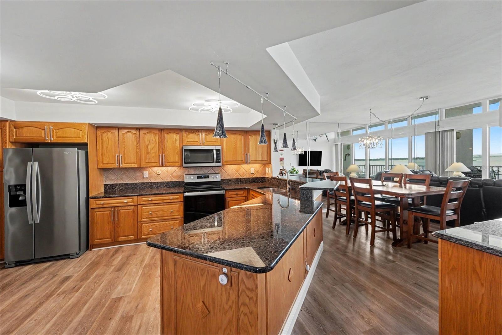 ISLA KEY CONDO - Residential