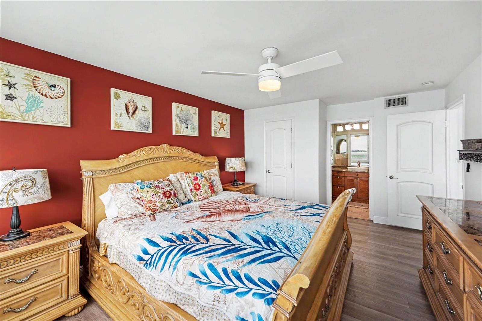 ISLA KEY CONDO - Residential