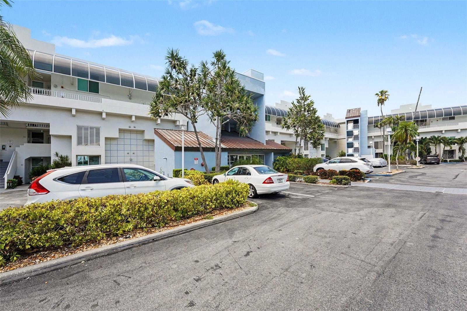 ISLA KEY CONDO - Residential