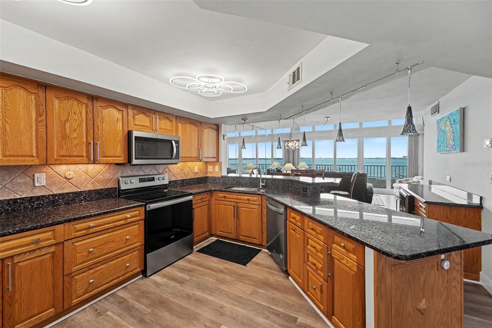 ISLA KEY CONDO - Residential