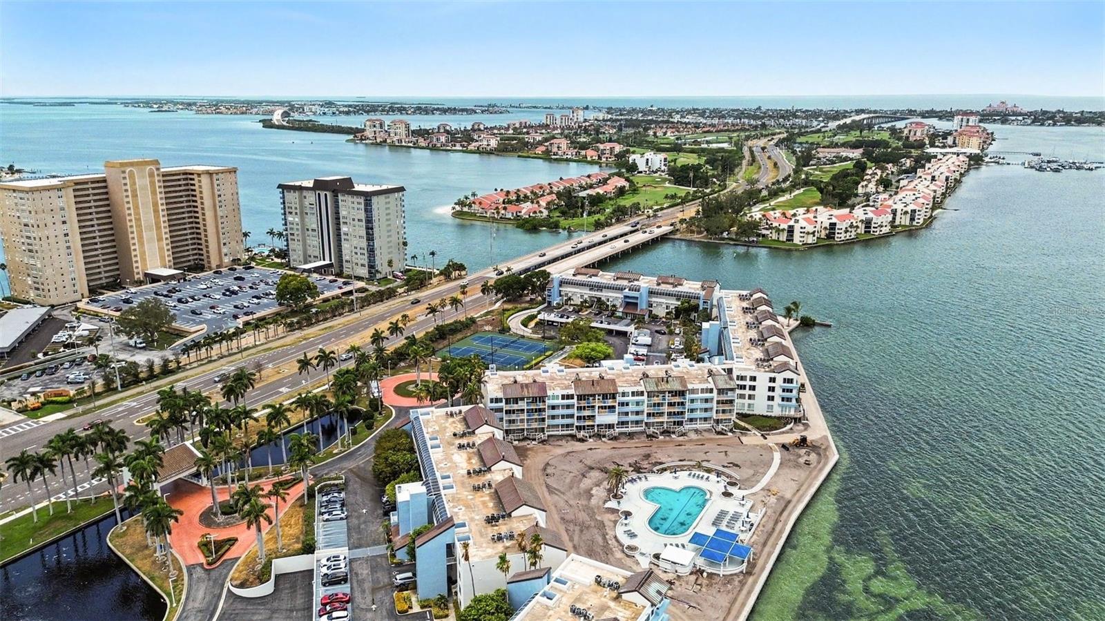 ISLA KEY CONDO - Residential