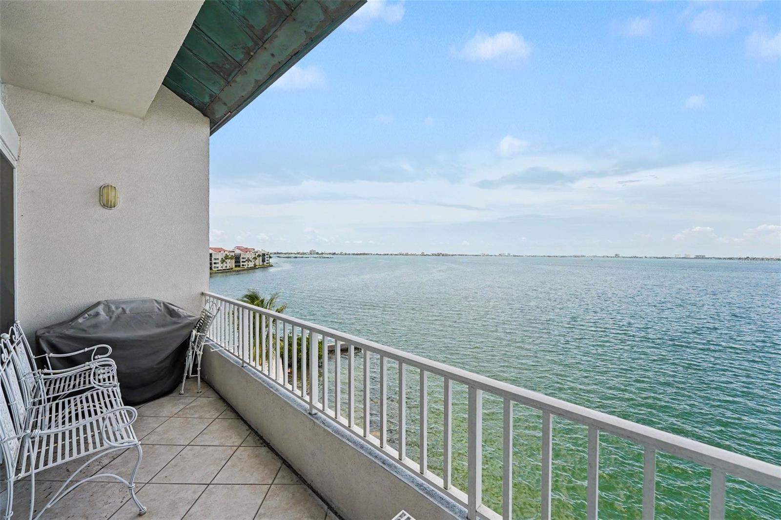 ISLA KEY CONDO - Residential