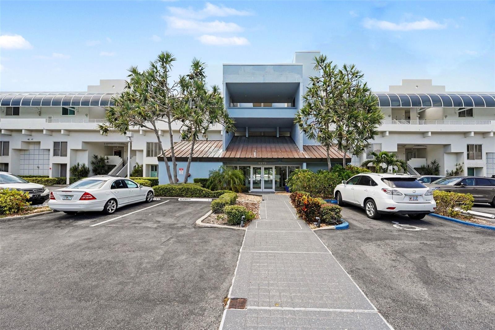 ISLA KEY CONDO - Residential