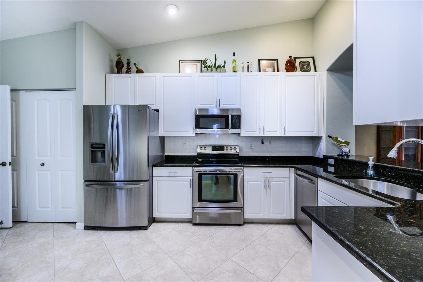 VILLA GRANDE/BURNT STORE ISLES - Residential