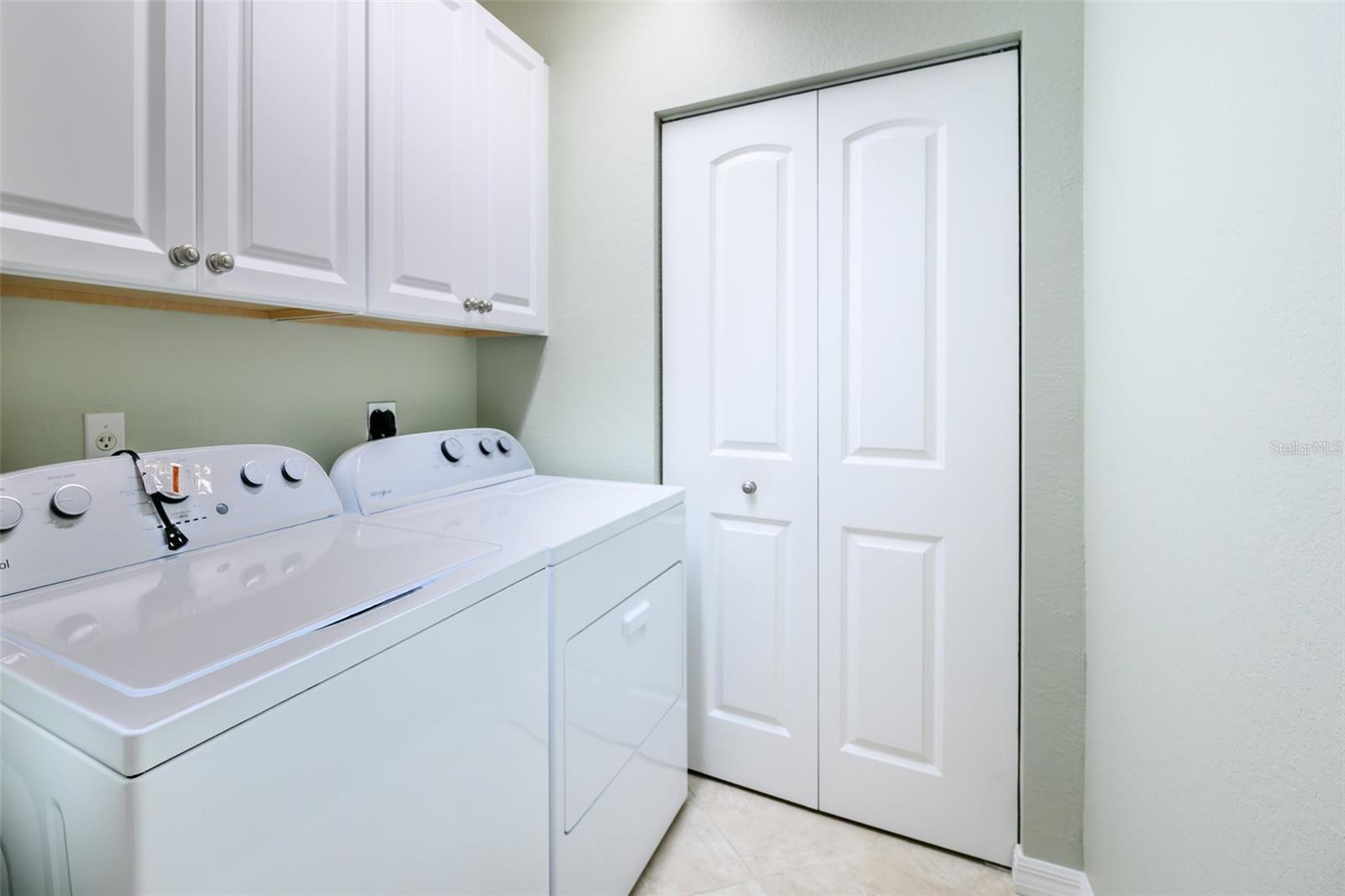 VILLA GRANDE/BURNT STORE ISLES - Residential