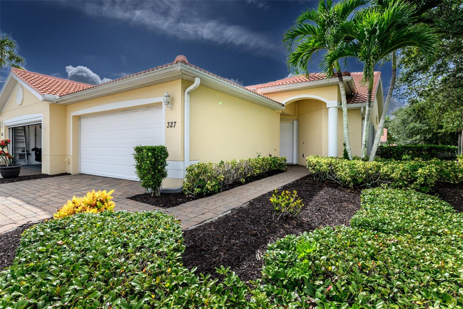 VILLA GRANDE/BURNT STORE ISLES - Residential