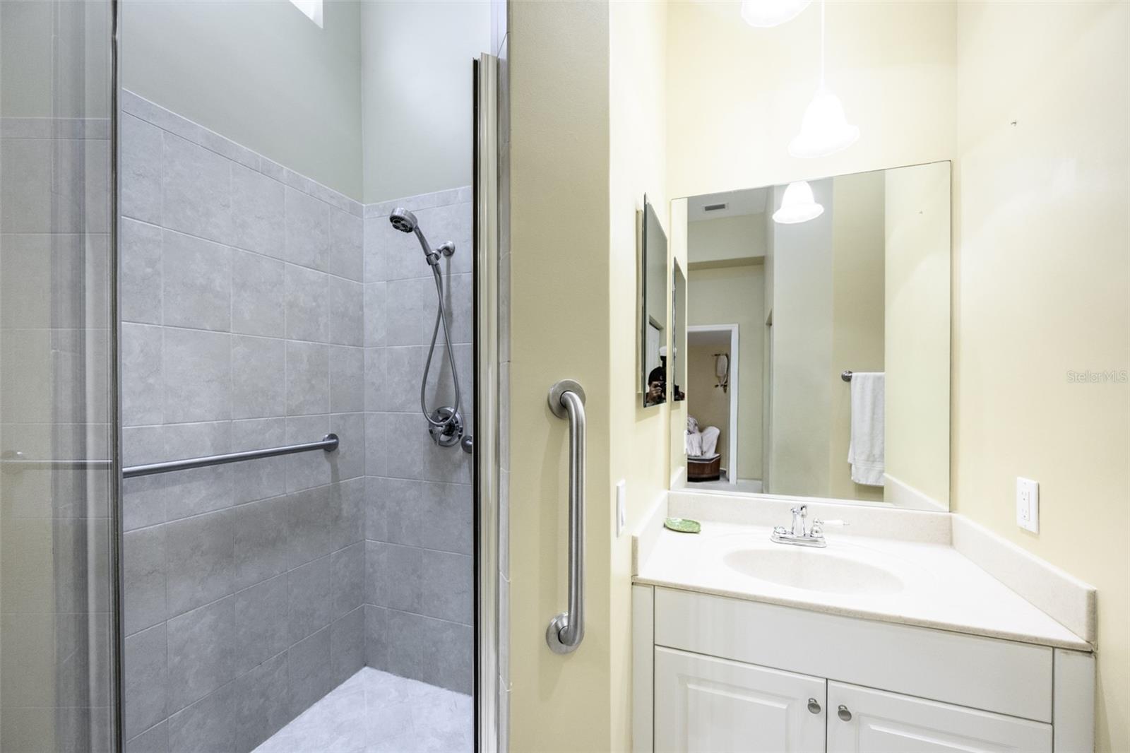 VILLA GRANDE/BURNT STORE ISLES - Residential