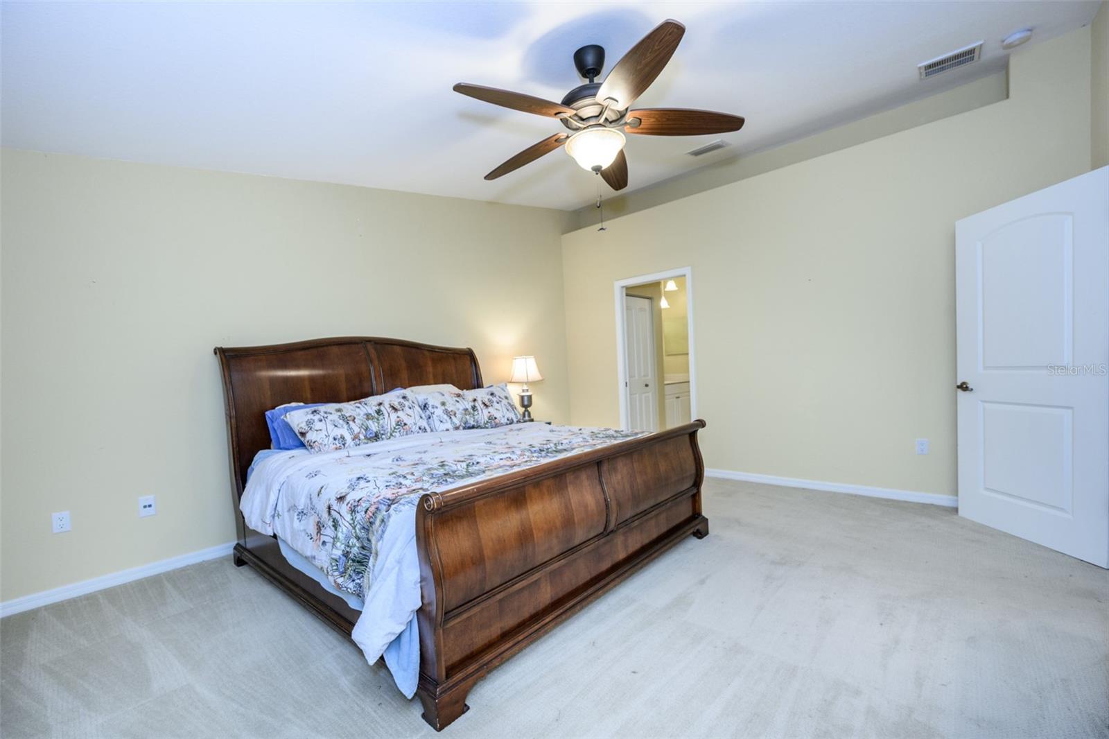 VILLA GRANDE/BURNT STORE ISLES - Residential