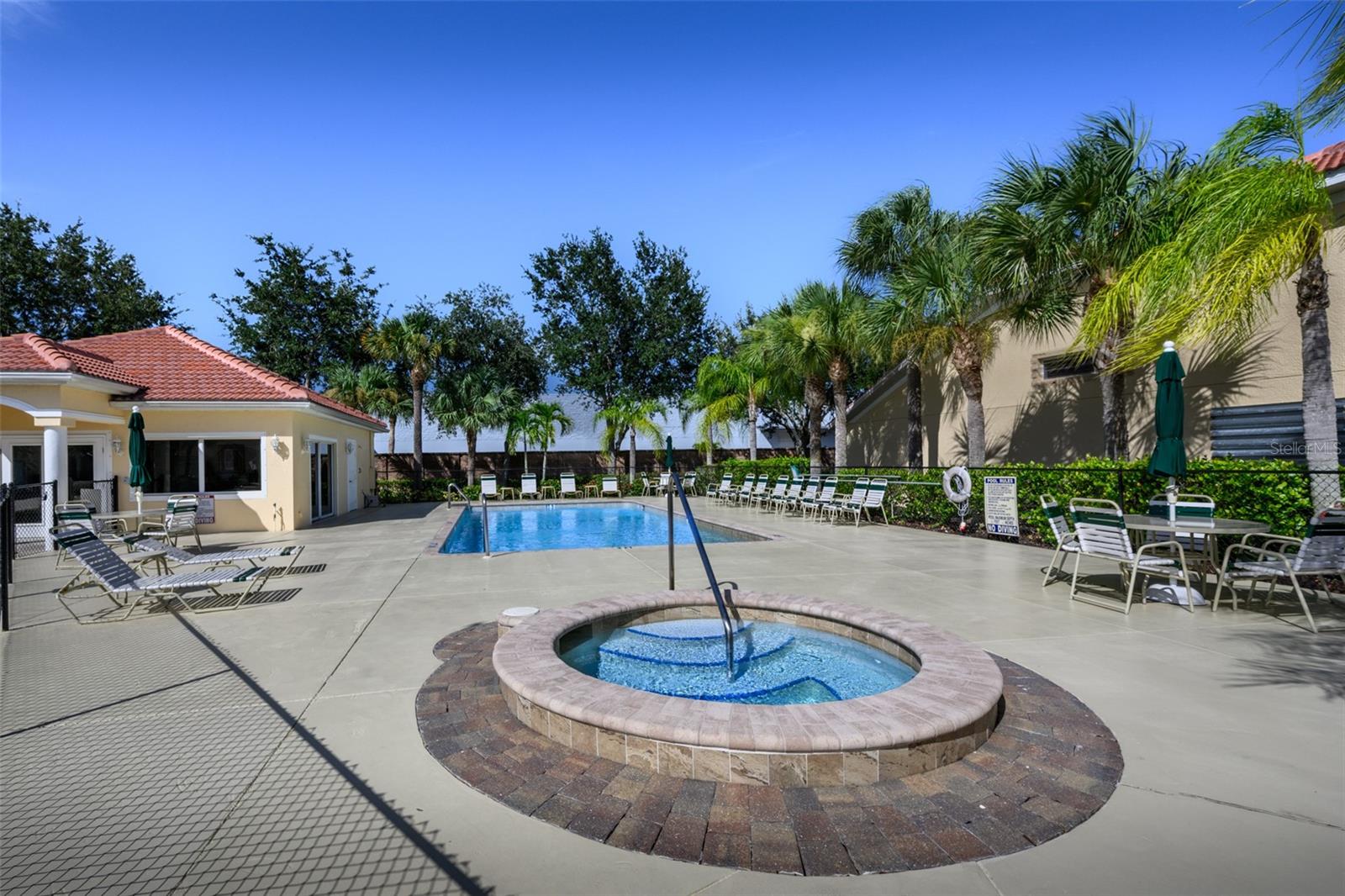 VILLA GRANDE/BURNT STORE ISLES - Residential