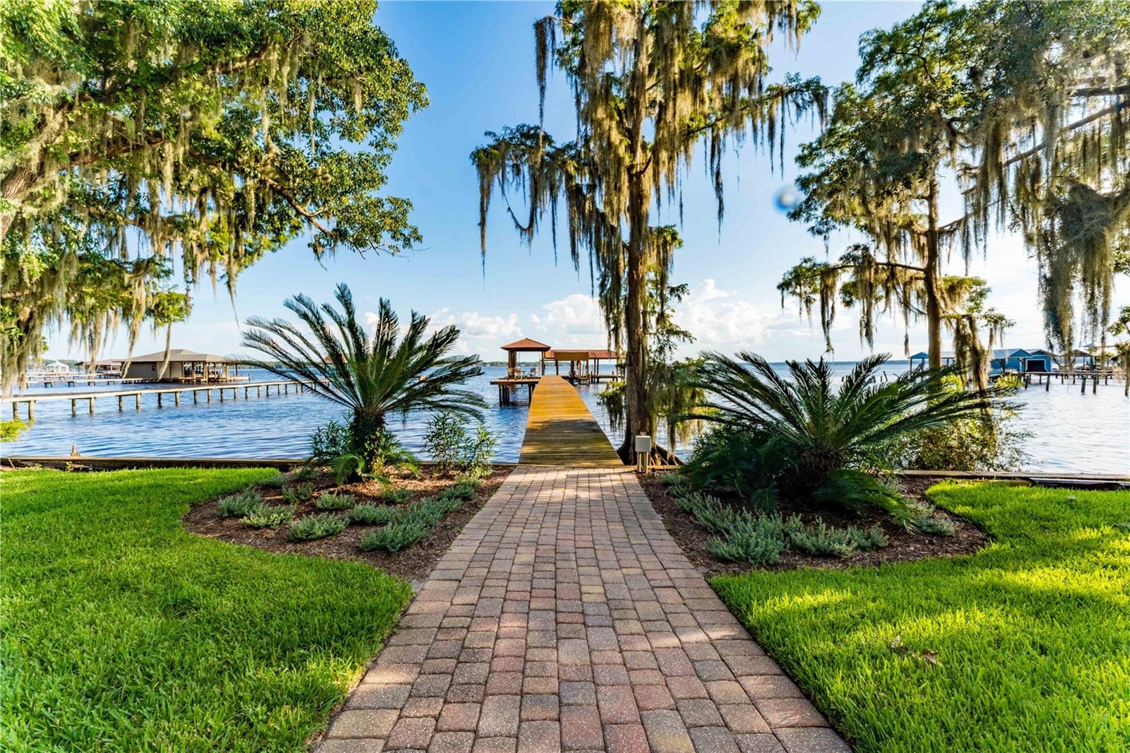 COLEE COVE ESTATES - Residential
