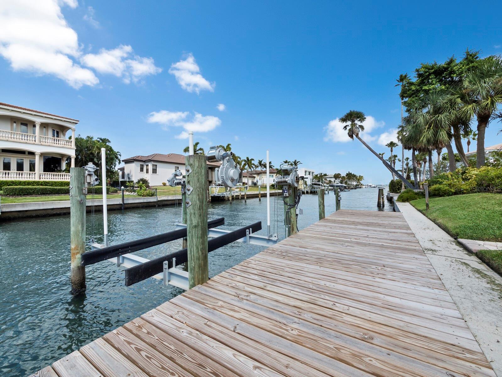 COUNTRY CLUB SHORES SEC 02 - Residential
