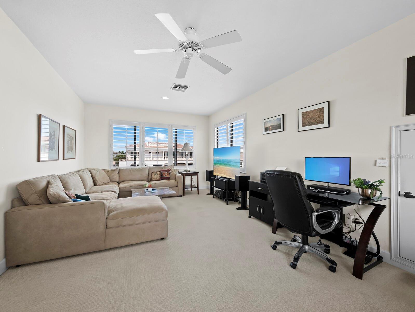 COUNTRY CLUB SHORES SEC 02 - Residential