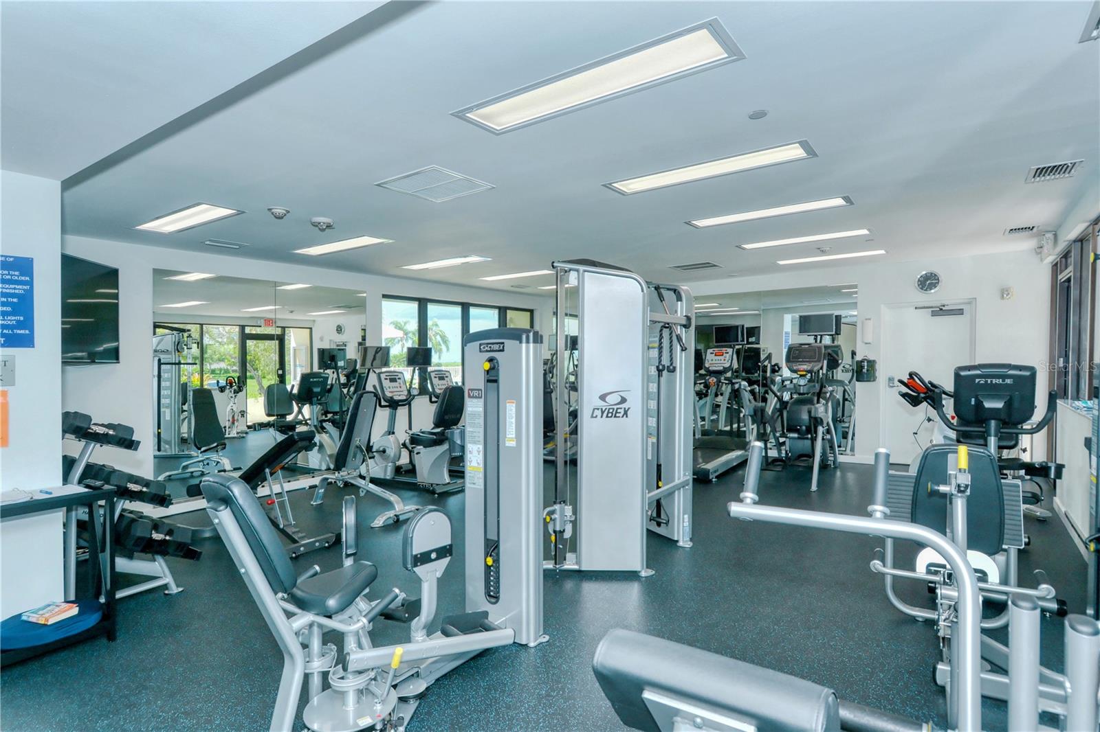 FAIRWAY BAY 1 - Residential Lease