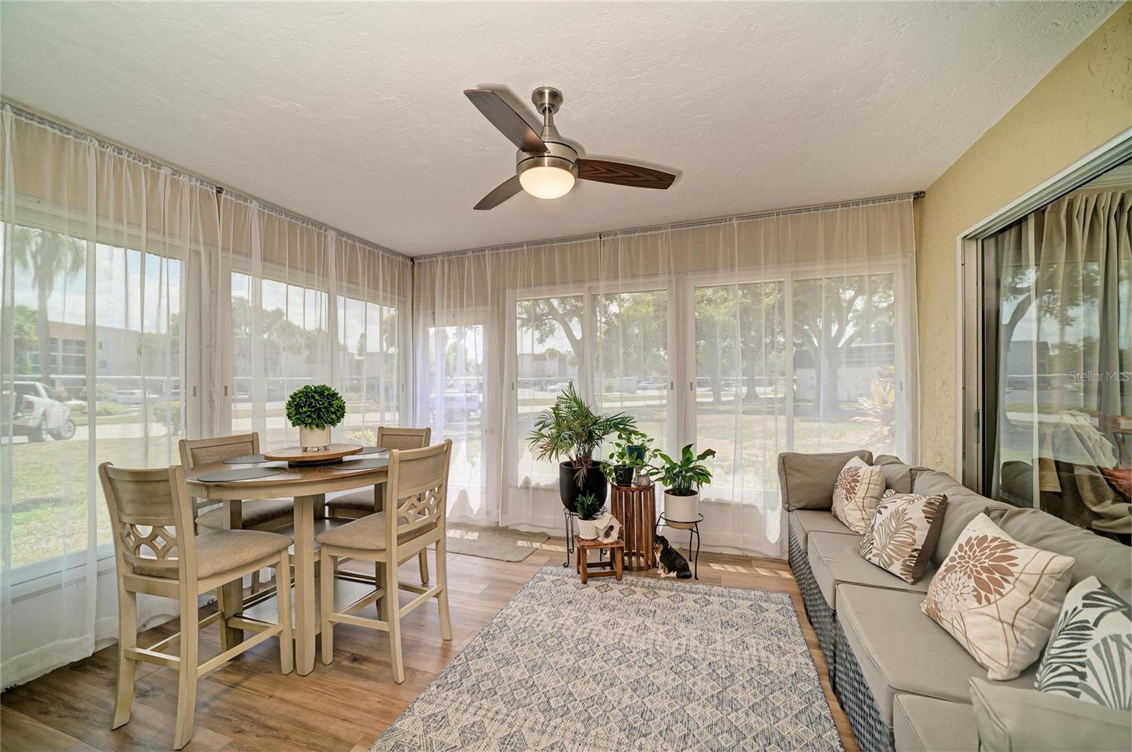 GLEN OAKS RIDGE VILLAS 2 - Residential