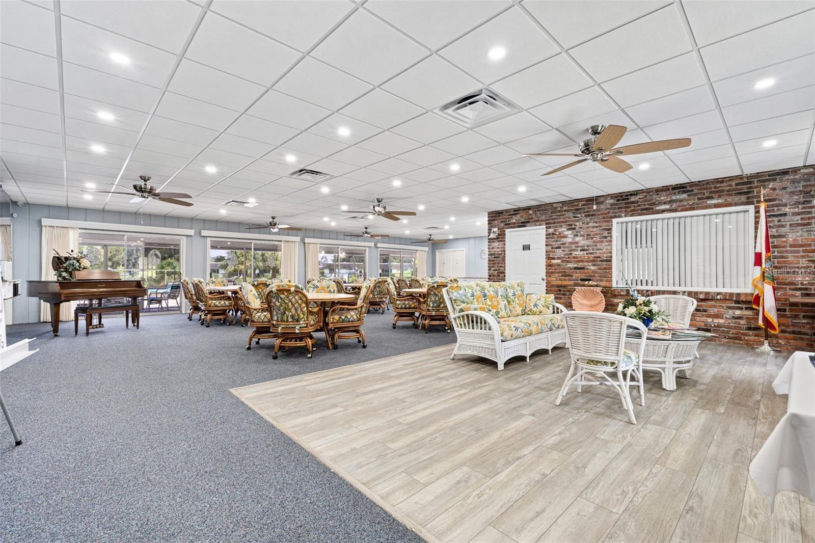 GLEN OAKS RIDGE VILLAS 2 - Residential